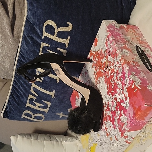 Beautiful Microsuede Heels - Picture 2 of 6